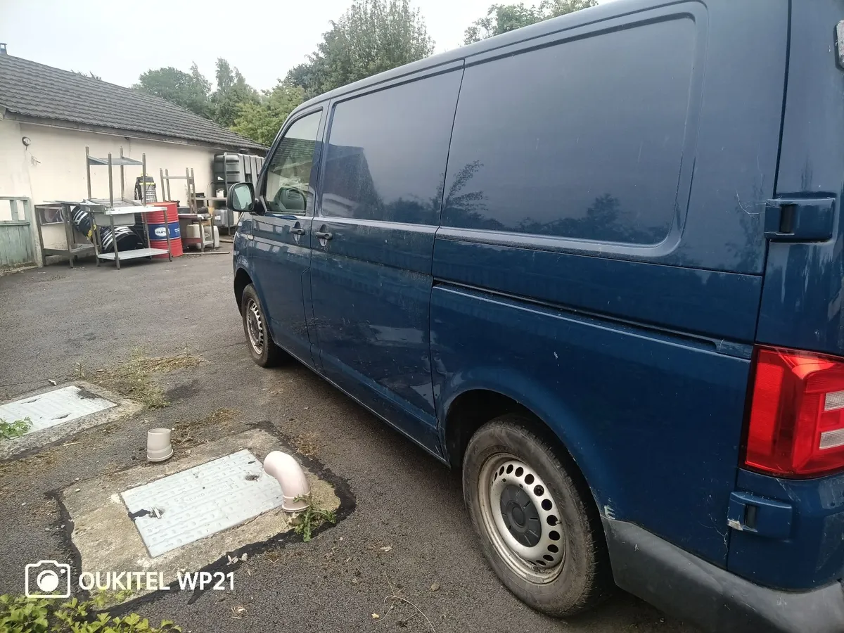Volkswagen Transporter 2016 - Image 2
