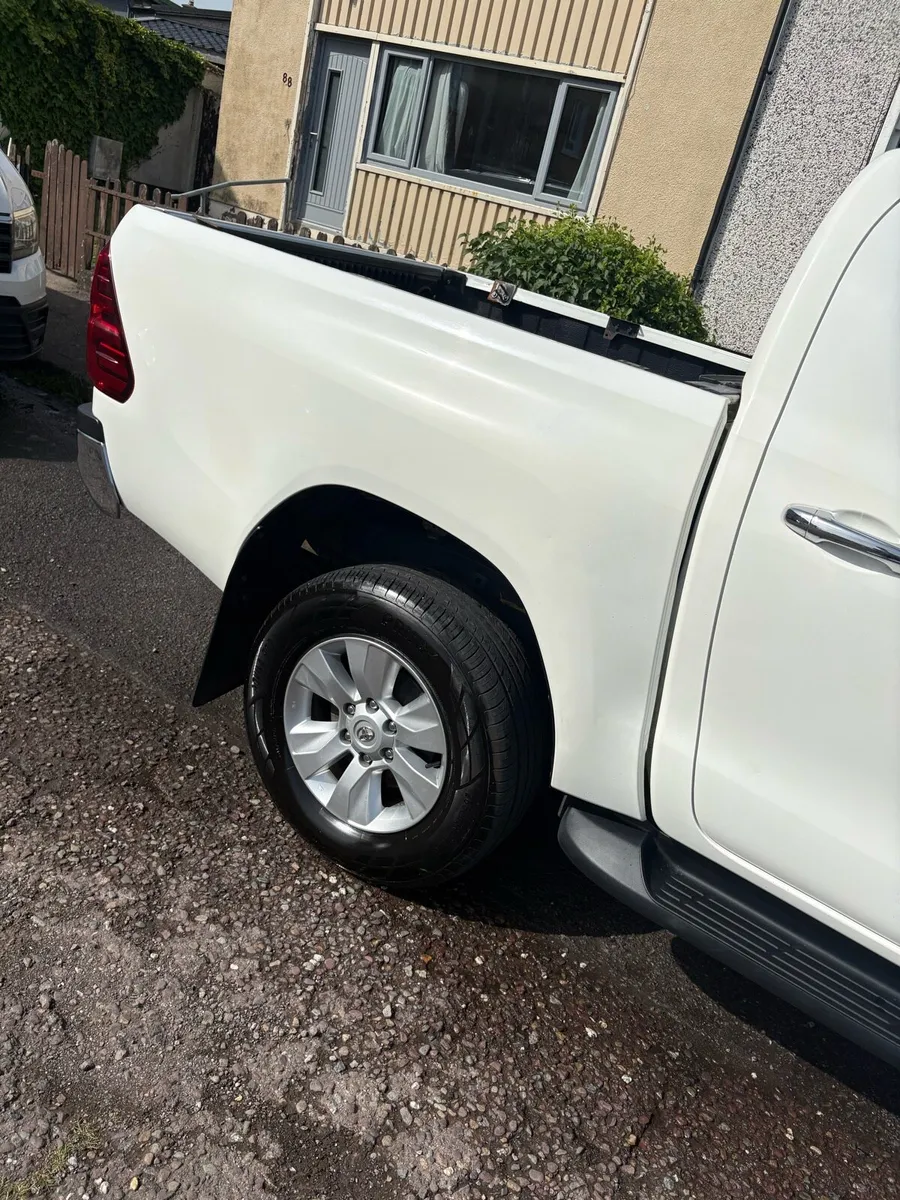 Toyota hilux 2018 No Vat - Image 4
