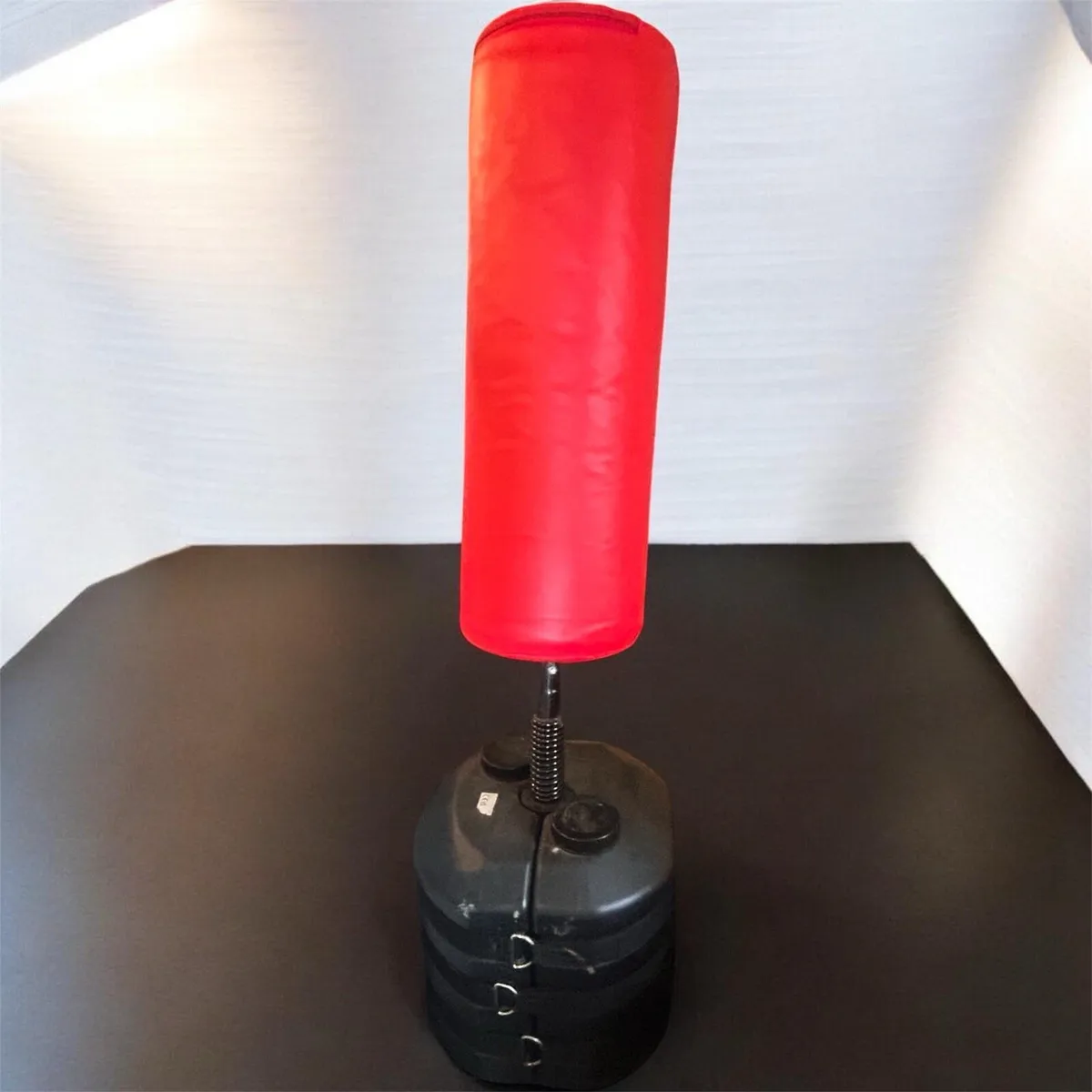 Freestanding boxing bag