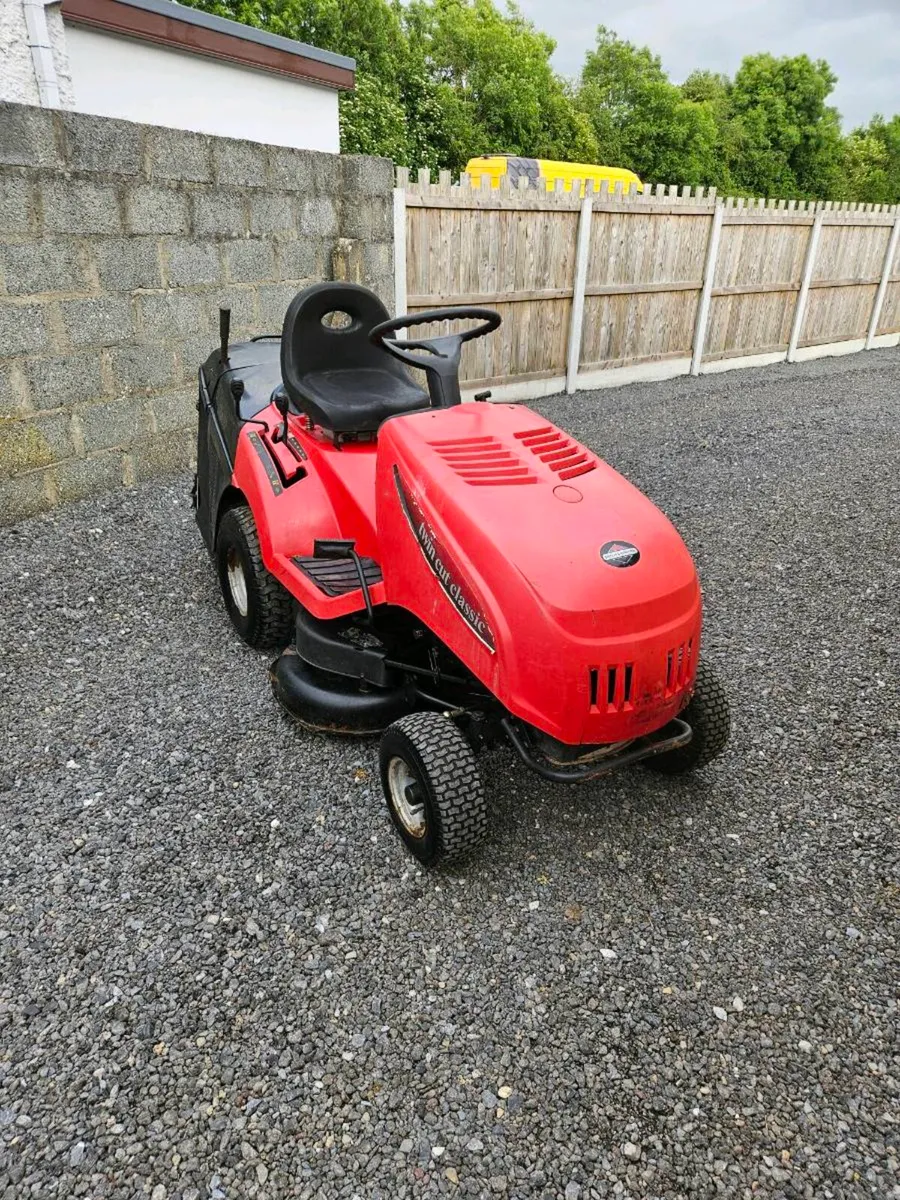Ride on mower - Image 1
