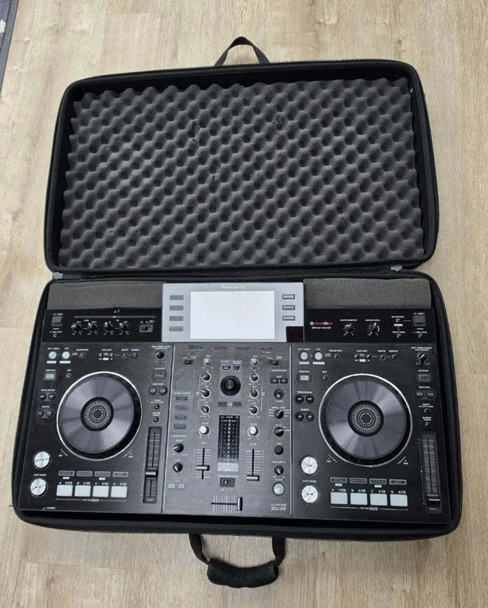 Pioneer DJ XDJ-RX All-In-One DJ Controller w Case - Image 3