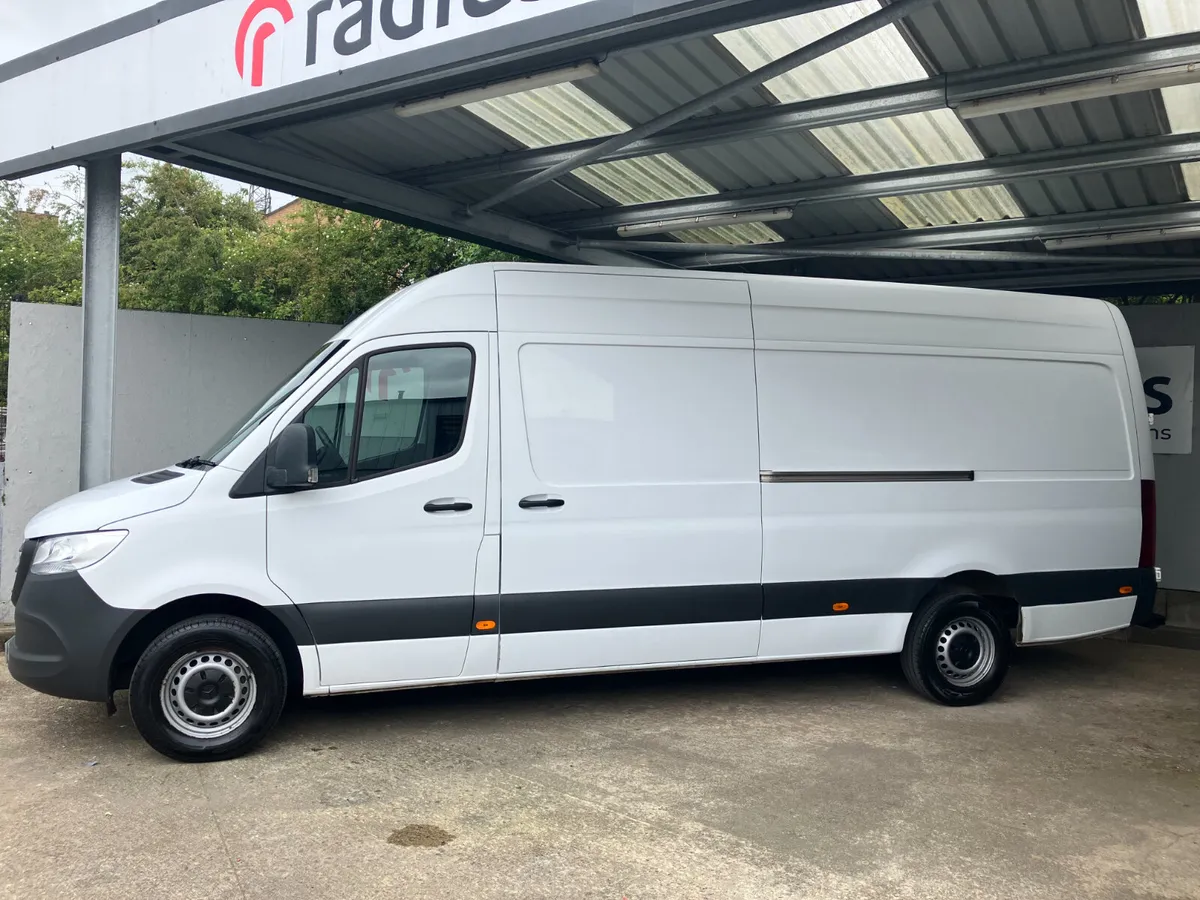 Mercedes-Benz Sprinter 2021 - Image 2