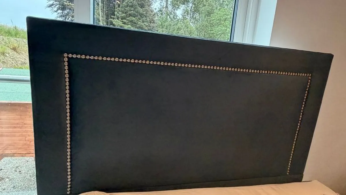 Luxury Teal Velvet King Size Headboard. Stud Detail. Excellent Condition - Image 2