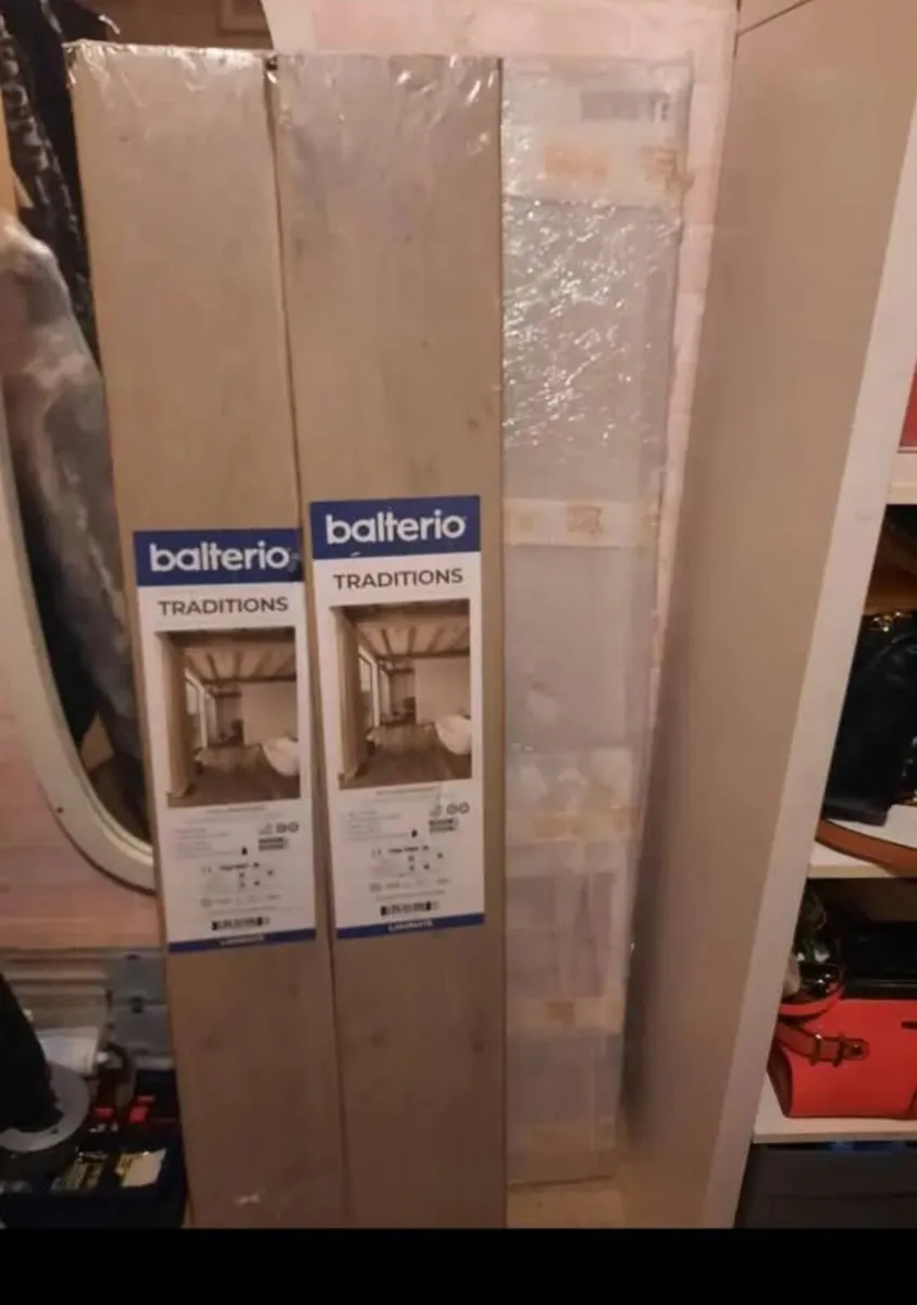 Laminate flooring - Image 1