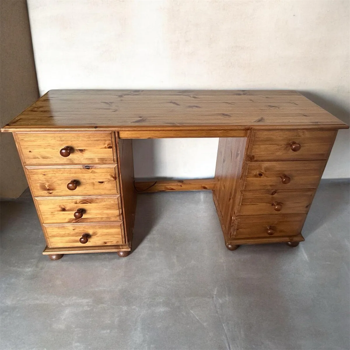 Vanity table with drawers and stool - Image 1