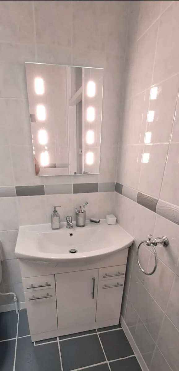 Vanity unit - Image 1