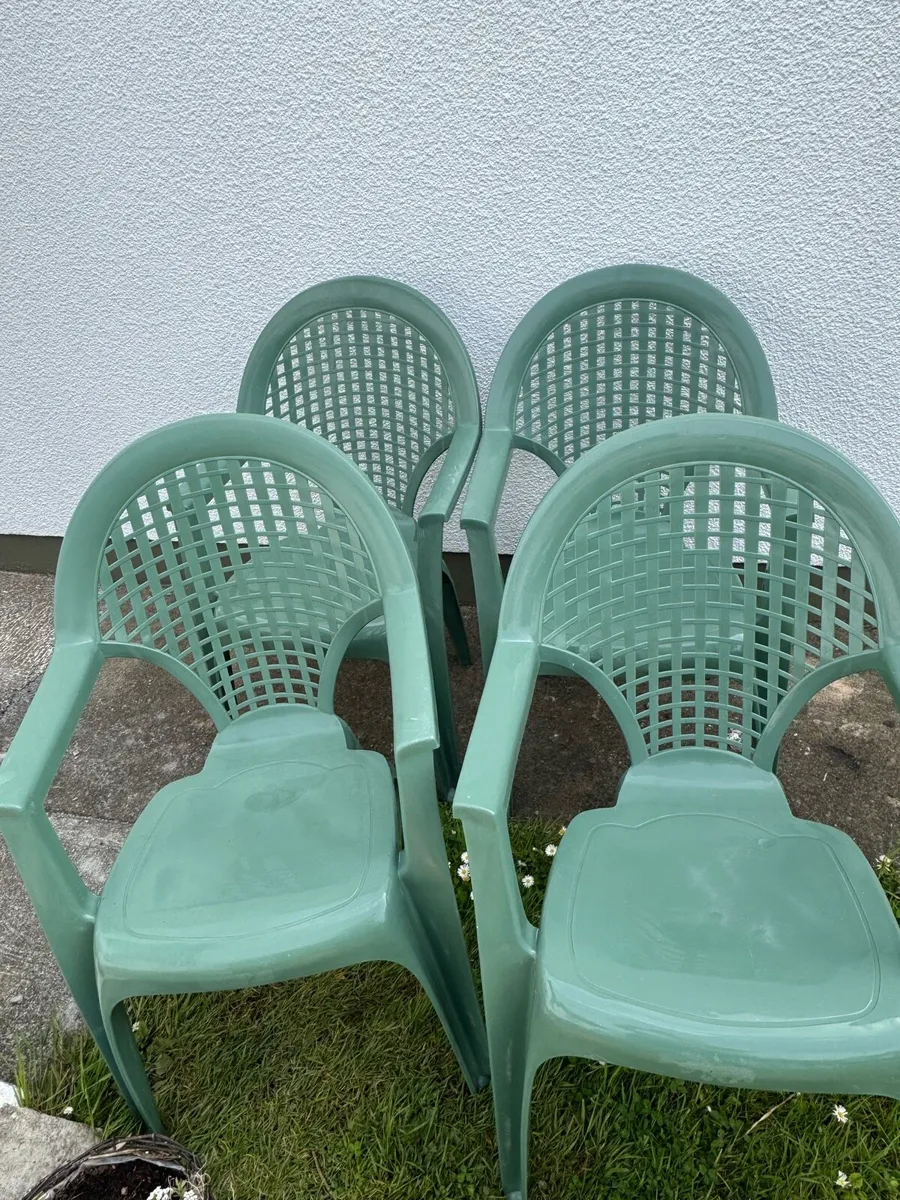 4 Garden plastic chairs