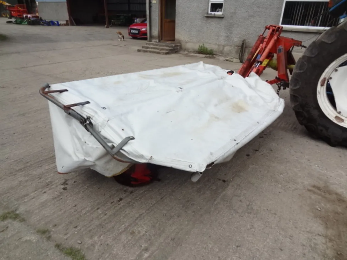 Kuhn GMD600 Side Mounted Disc Mower - Image 4