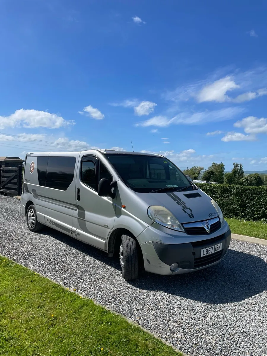 Vauxhall Vivaro LWB day van - Image 1