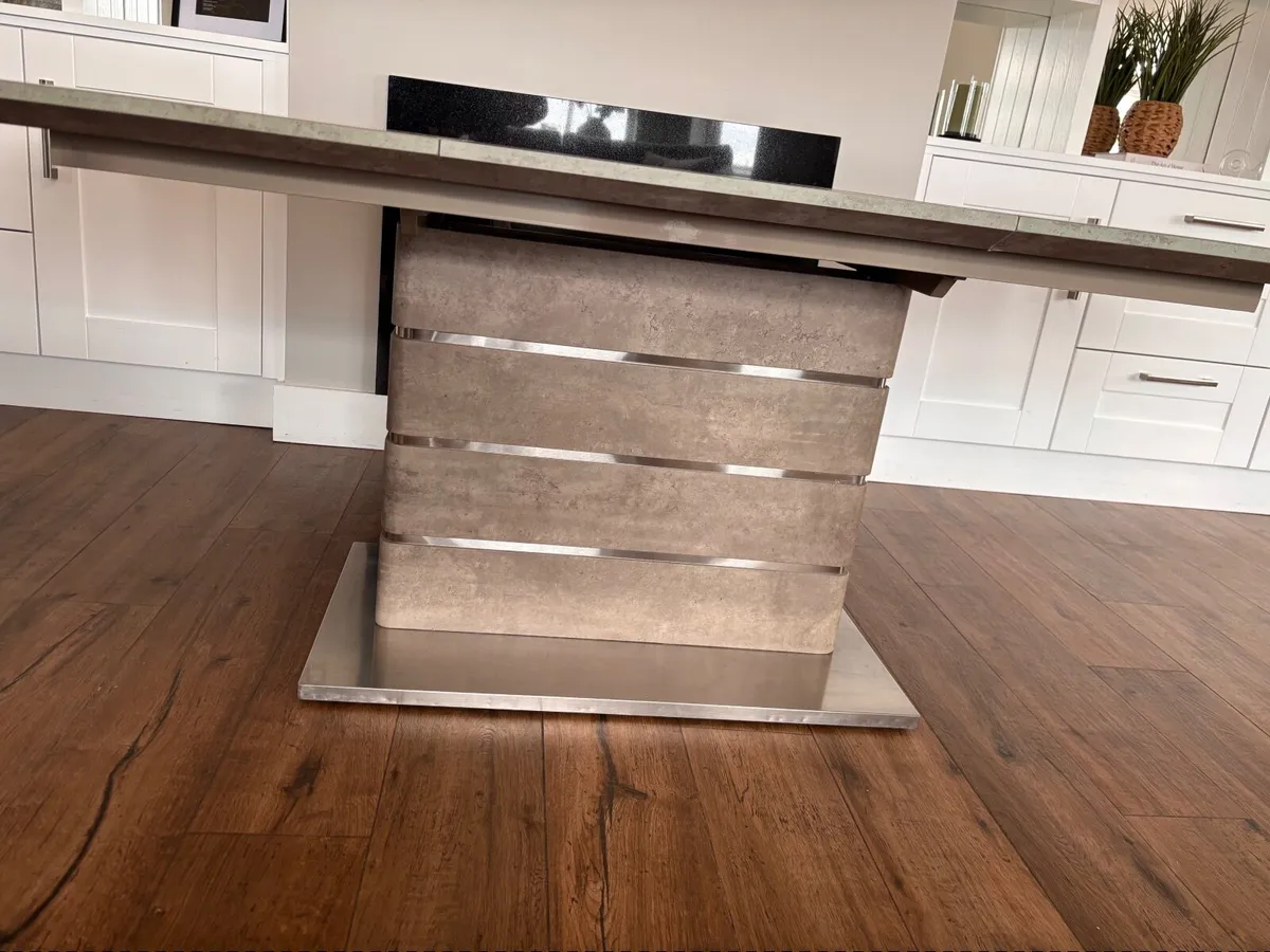 Extendable Dining Table – Excellent Condition - Image 3