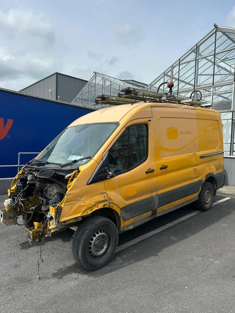 Ford Transit 2015 AWD - Image 2