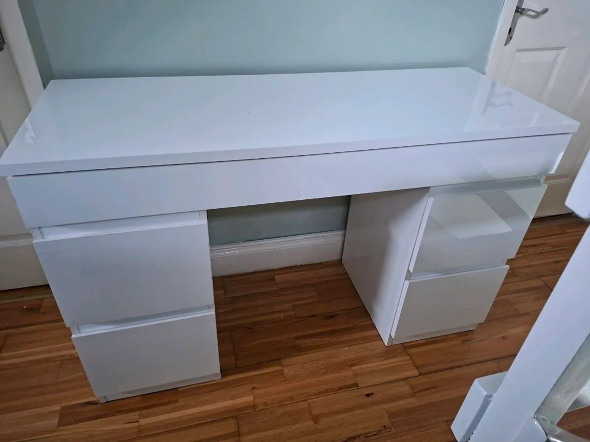 Desk - Image 1