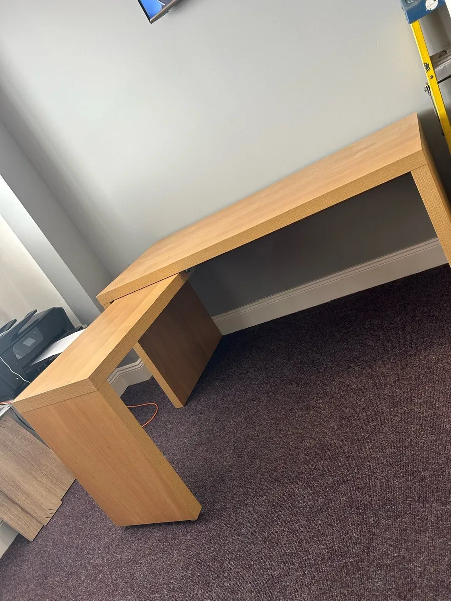 Office desk - Image 1