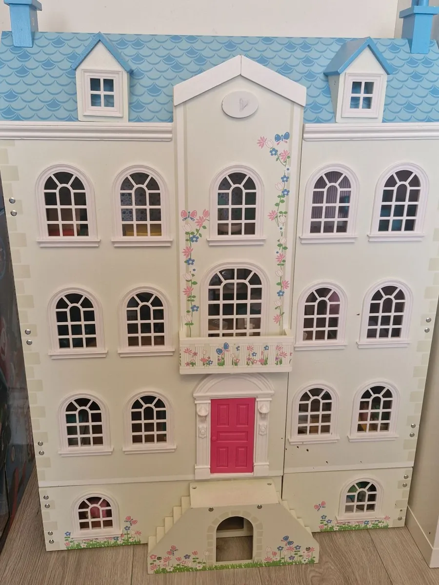 Dolls house - Image 1