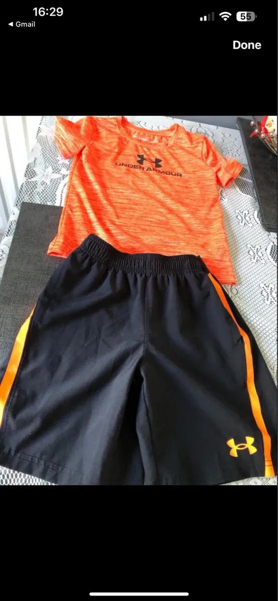 Boys under armour suit age 5/6 €15 like new - Image 1