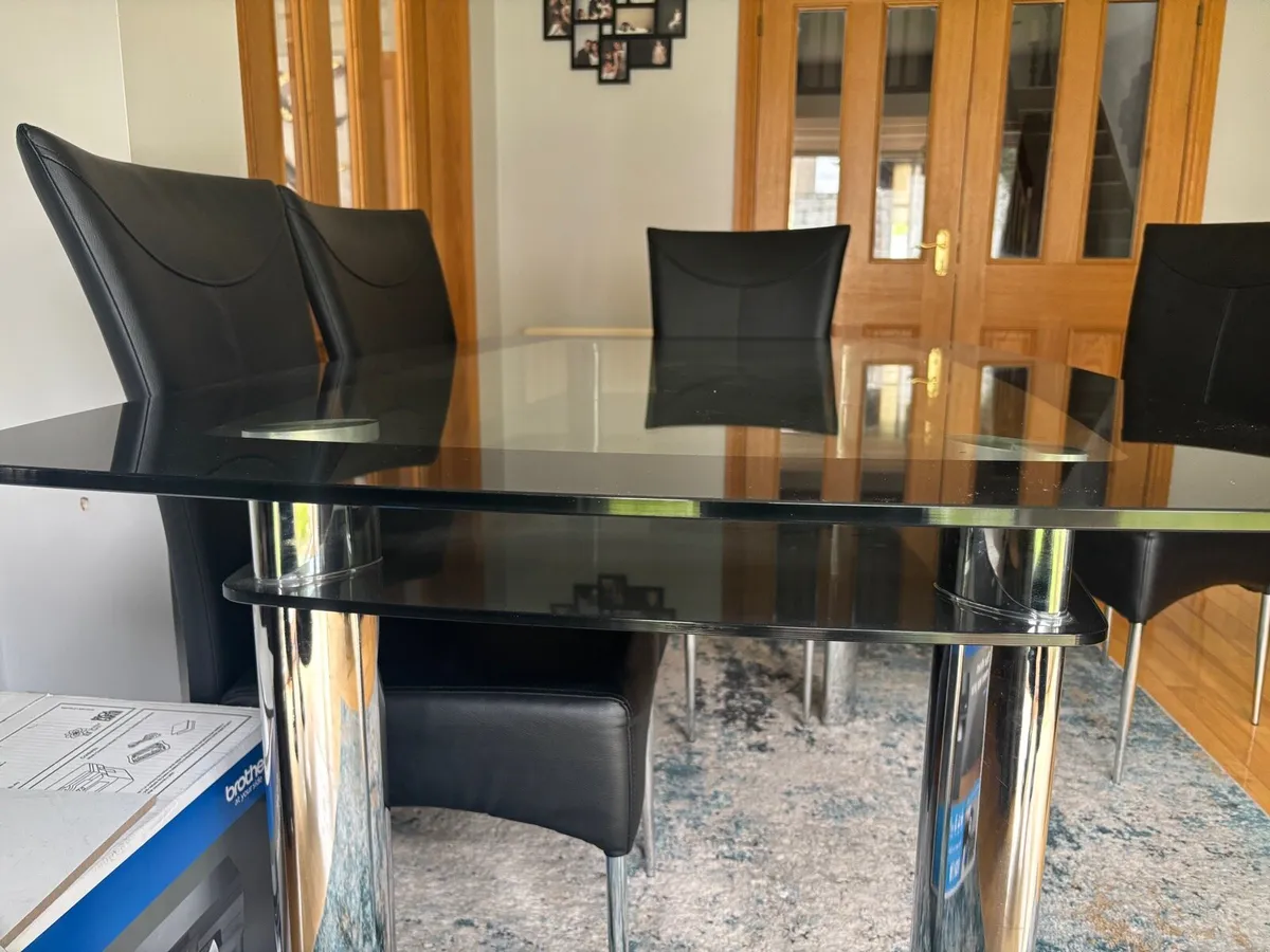 Pre Loved 6 Seater Dining Table with 6 Chairs - Image 4