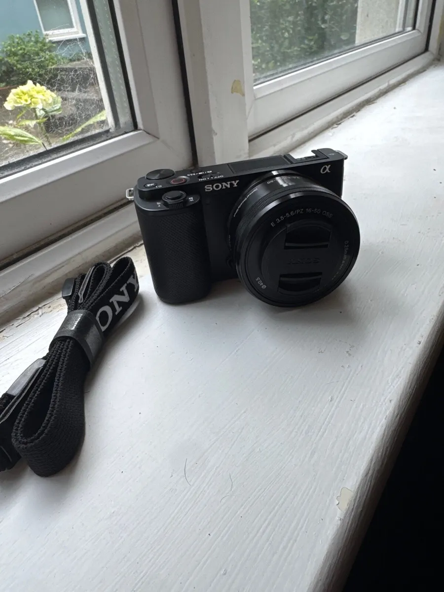 Sony ZV-E10 - Image 1