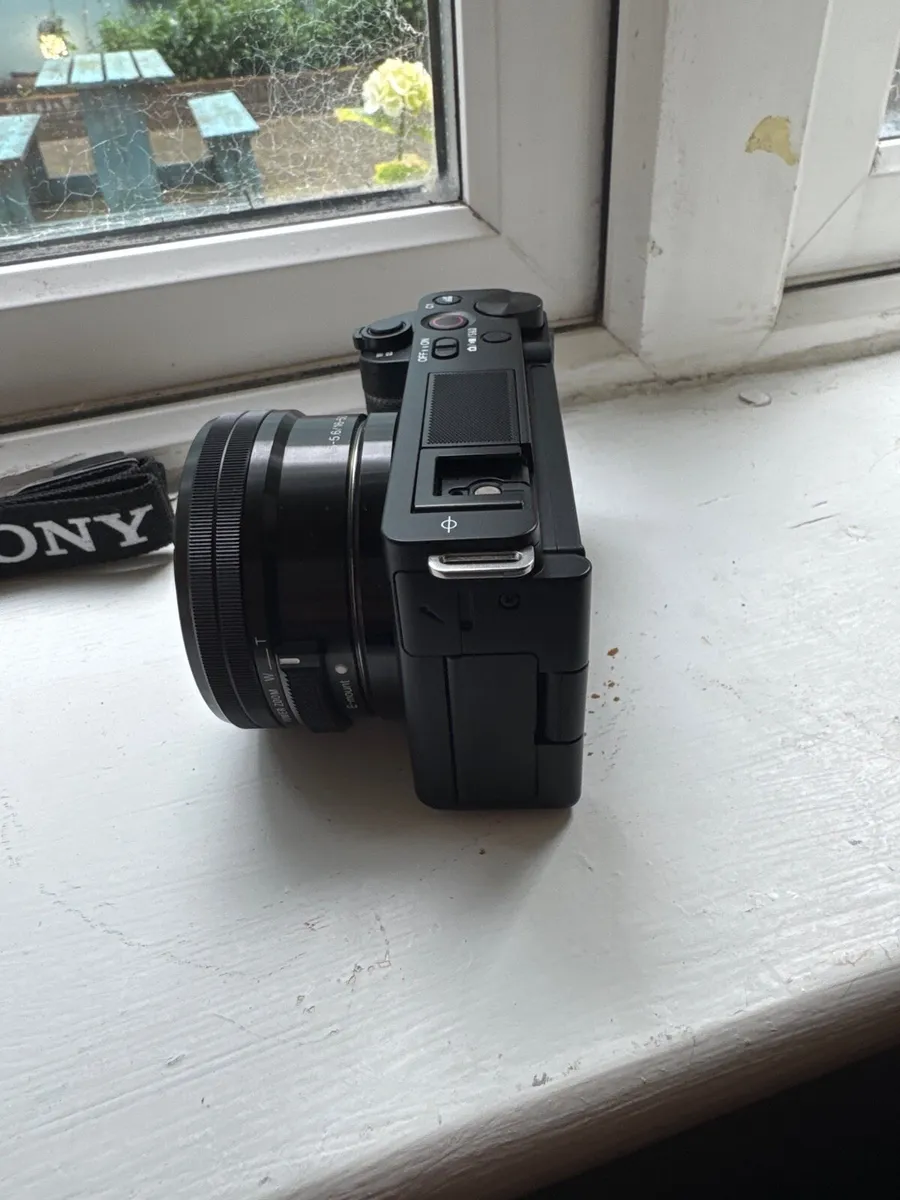 Sony ZV-E10 - Image 3