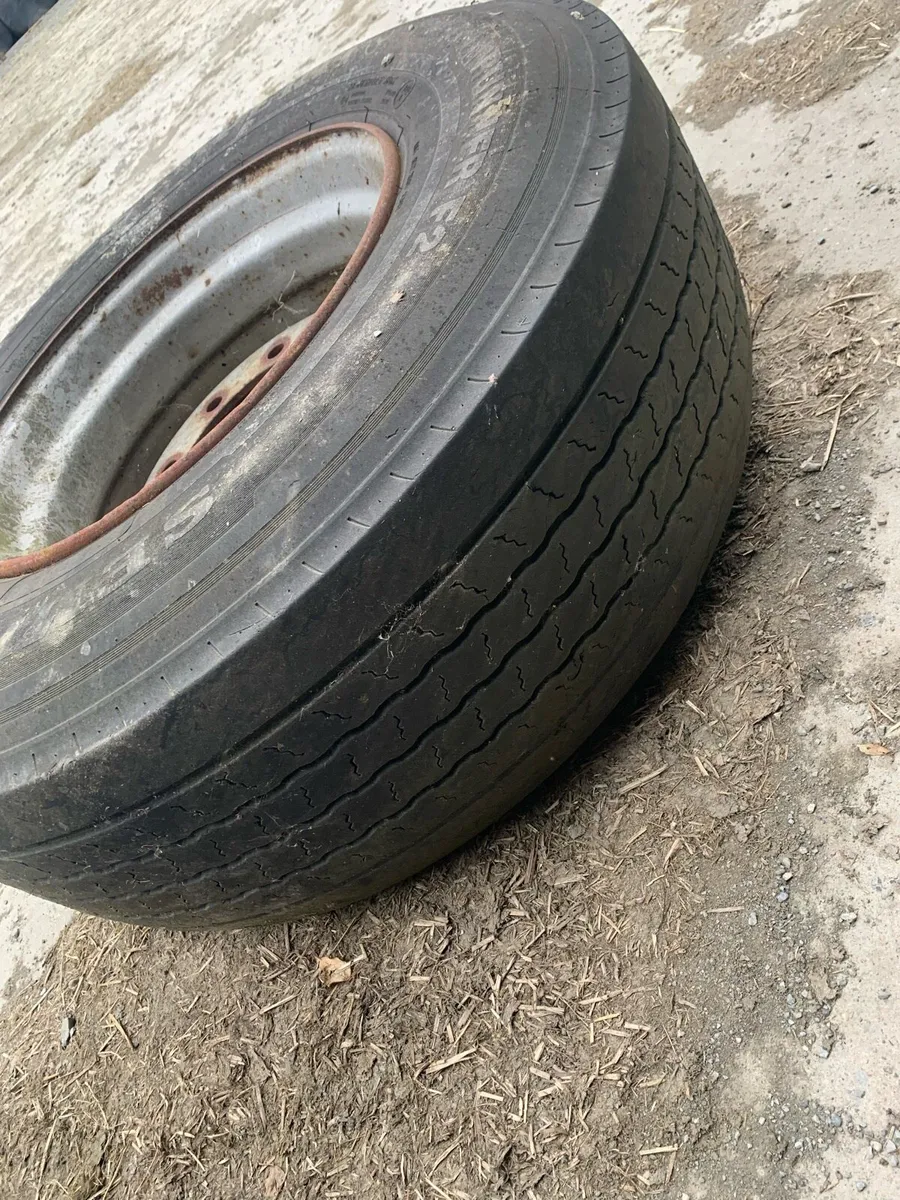 Lorry wheels - Image 3