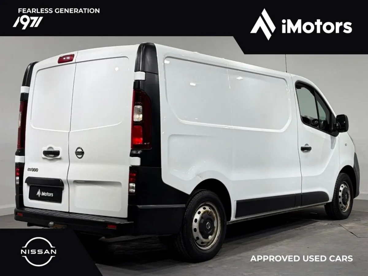 Nissan NV300 SWB 120 XE 1000 AC MY20 4DR - Image 3