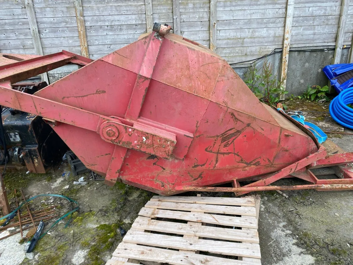 Concrete skip - Image 3