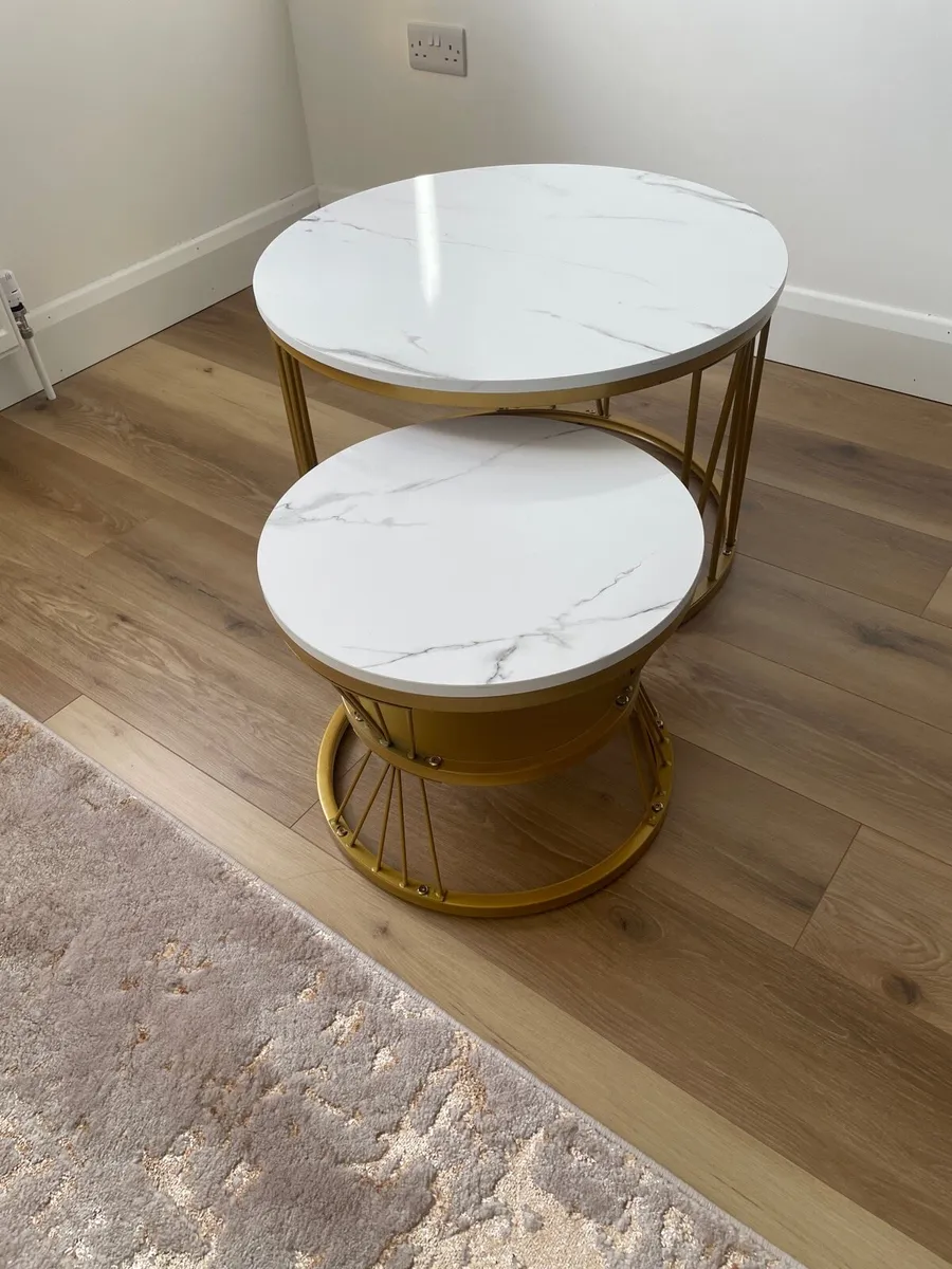 Two piece round coffee table marble and brass - Image 1