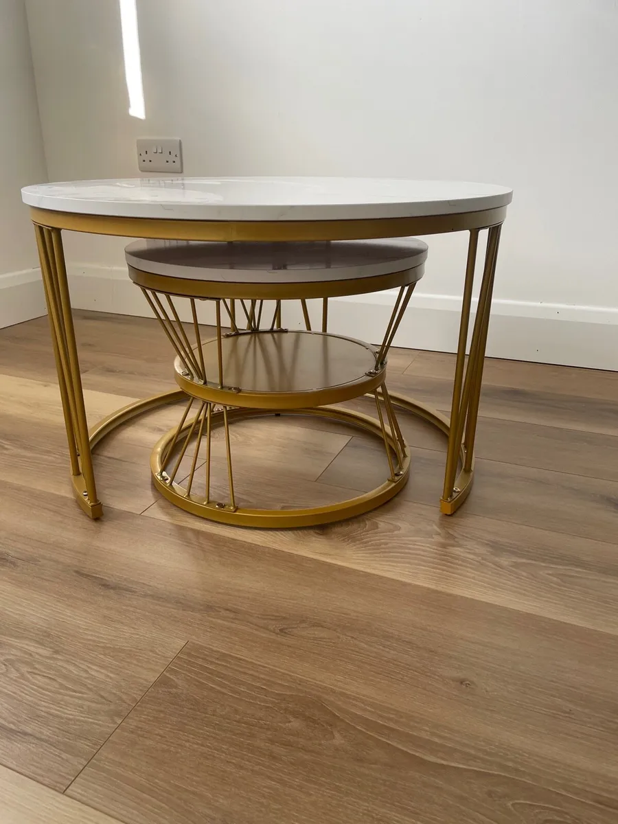 Two piece round coffee table marble and brass - Image 4