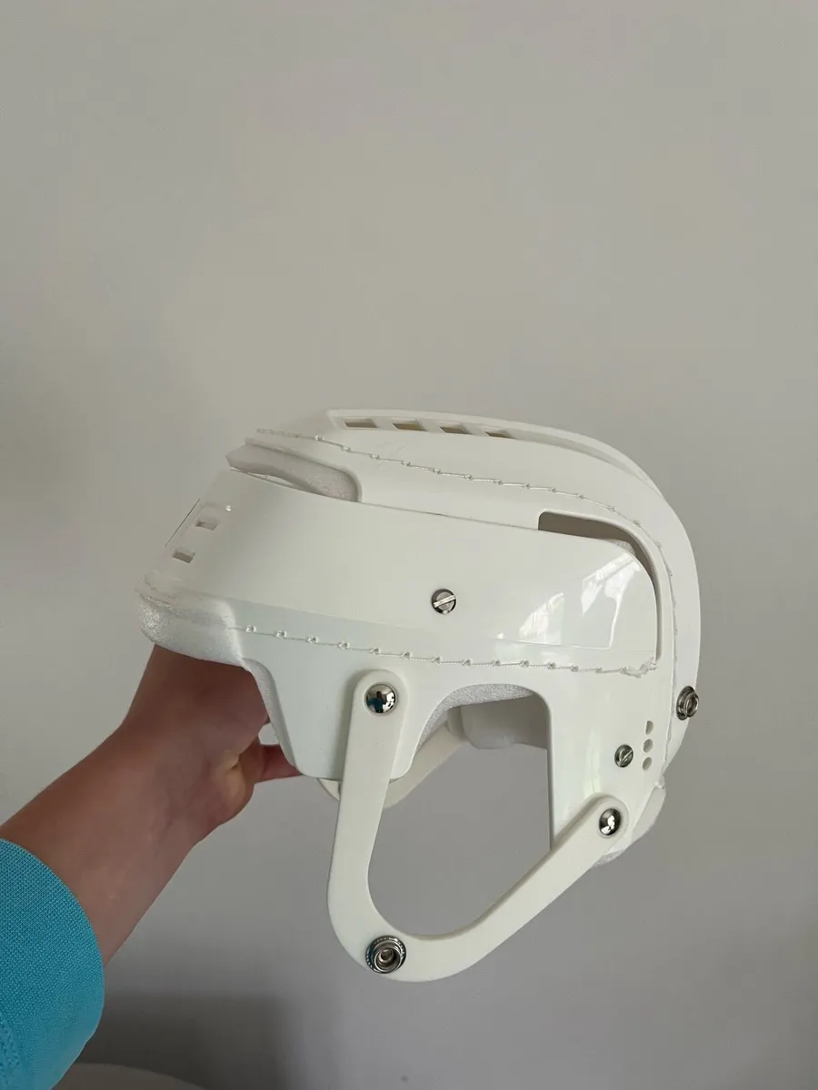 Gola white hurling helmet - Image 2
