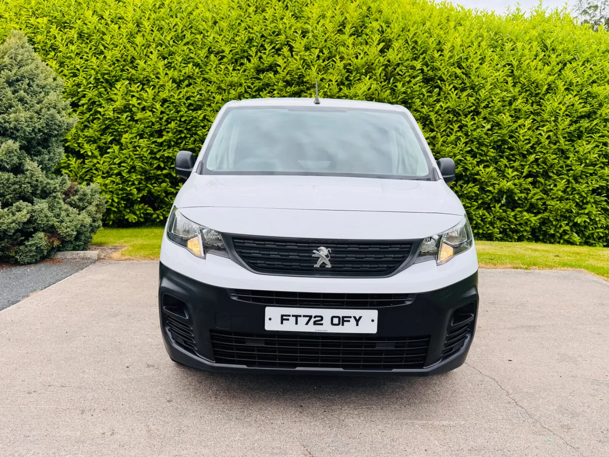 2023 PEUGEOT PARTNER PRO €12500 ON IRISH REG - Image 2
