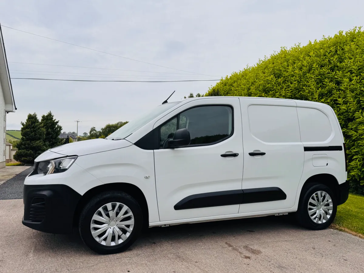 2023 PEUGEOT PARTNER PRO €12500 ON IRISH REG - Image 4