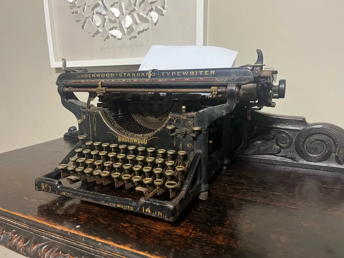 Underwood typewriter - Image 1