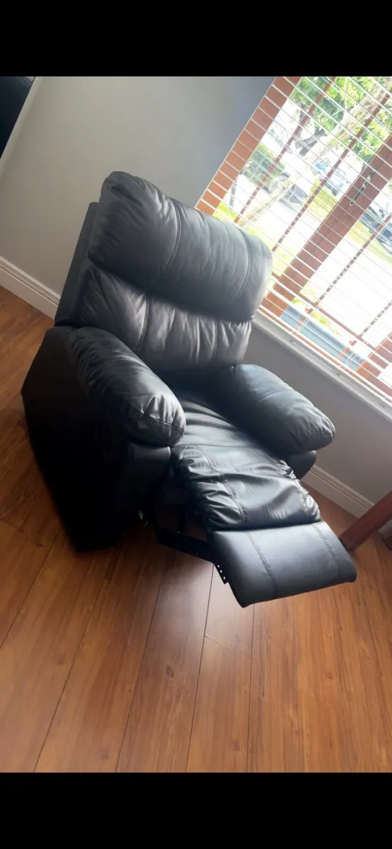 Black leather 3 seater sofa and recliner chair - Image 3