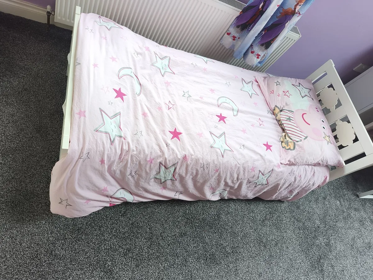 Toddler bed - Image 1