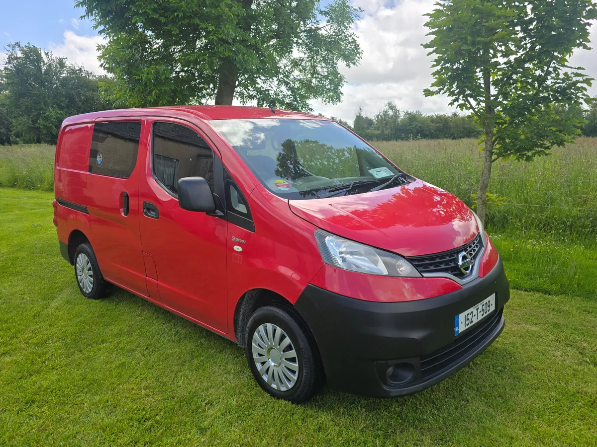 152bNissan NV200 Crew Cab 5 seats Doe and tax - Image 3