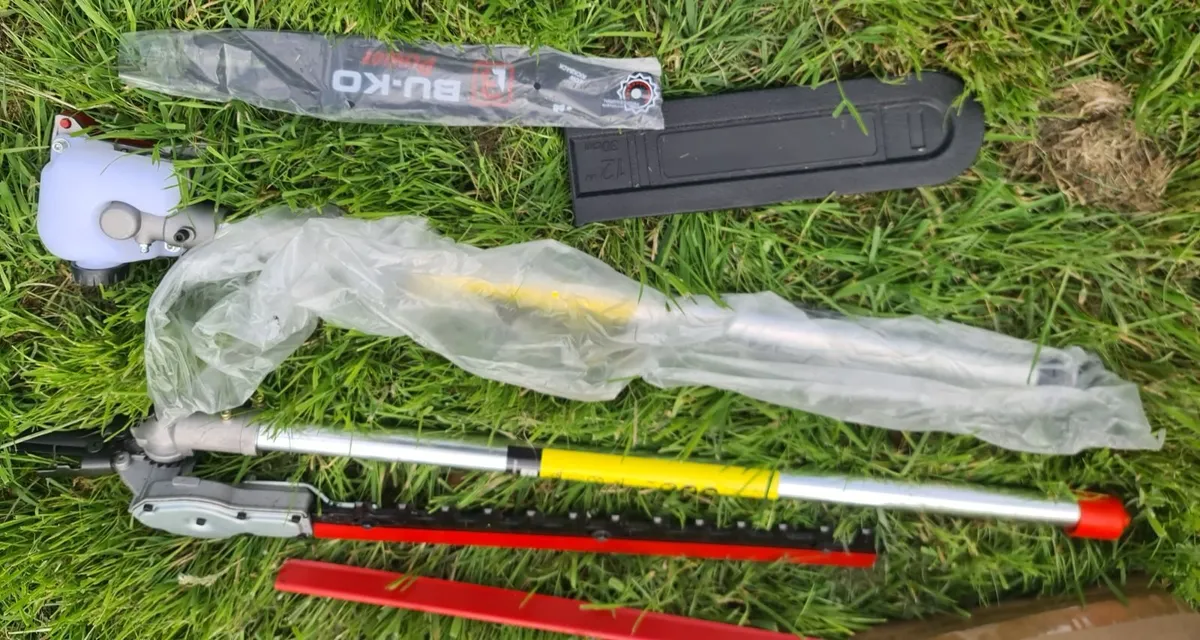 4 in 1 Strimmer chainsaw hedge and bush cutter - Image 3