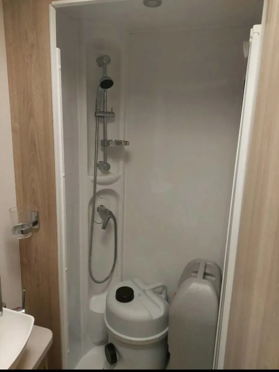 2018 Xplore 553 – 4 Berth Touring Caravan - Image 2