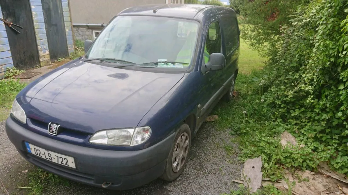 Van - Image 2