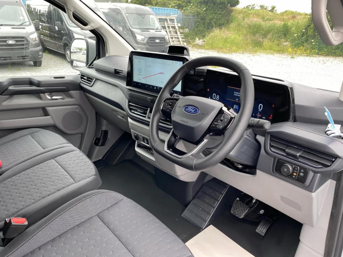 Ford Transit Custom 2.0 TDCI SWB Limited 170 BHP A - Image 4