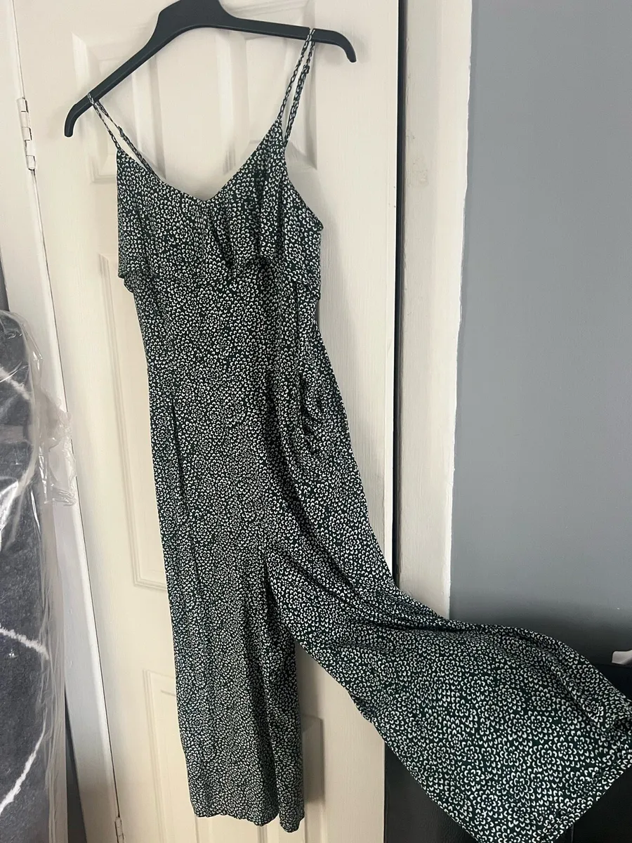 Ladies stunning jumpsuit size 10 €5 - Image 2