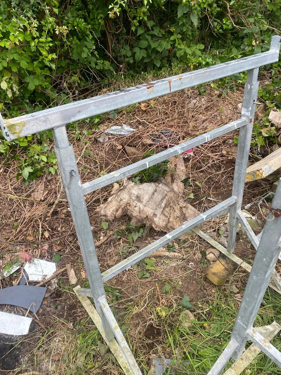 Builder’s trestles / scaffolding - Image 2