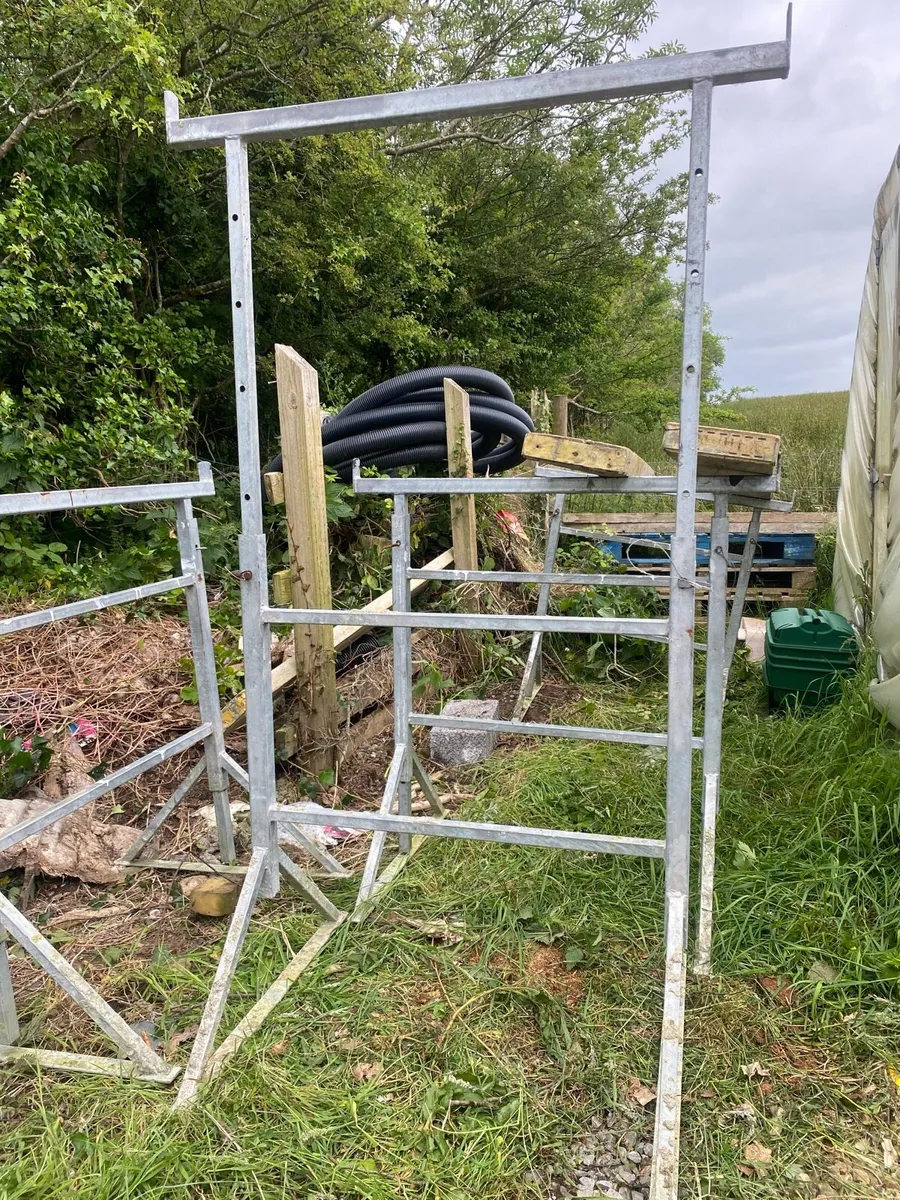 Builder’s trestles / scaffolding - Image 3