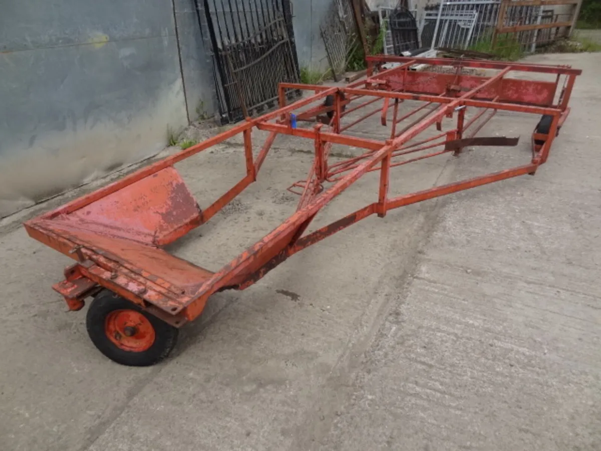 Browns Trailed Flat 8 Bale Sledge Sleigh - Image 3