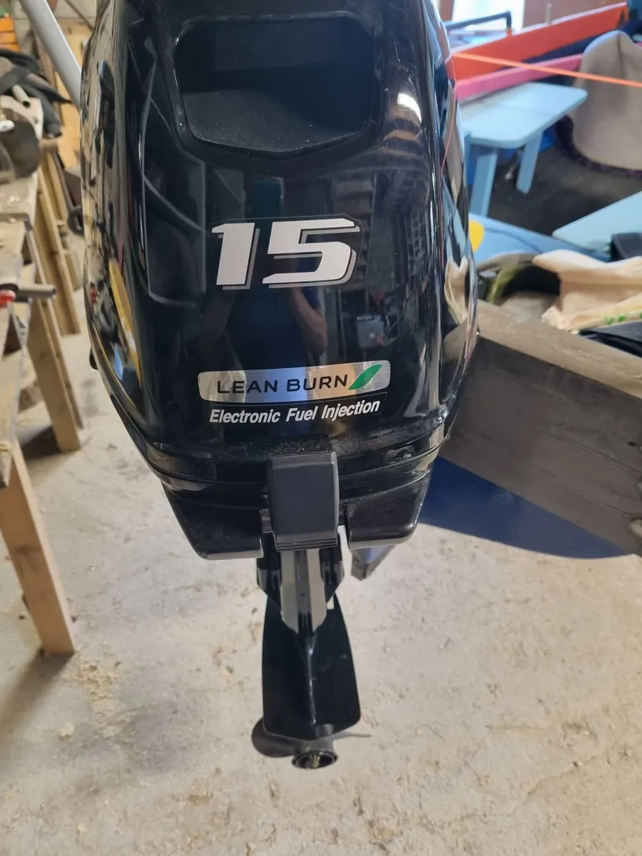 Suzuki 15hp outboard engine - Image 2