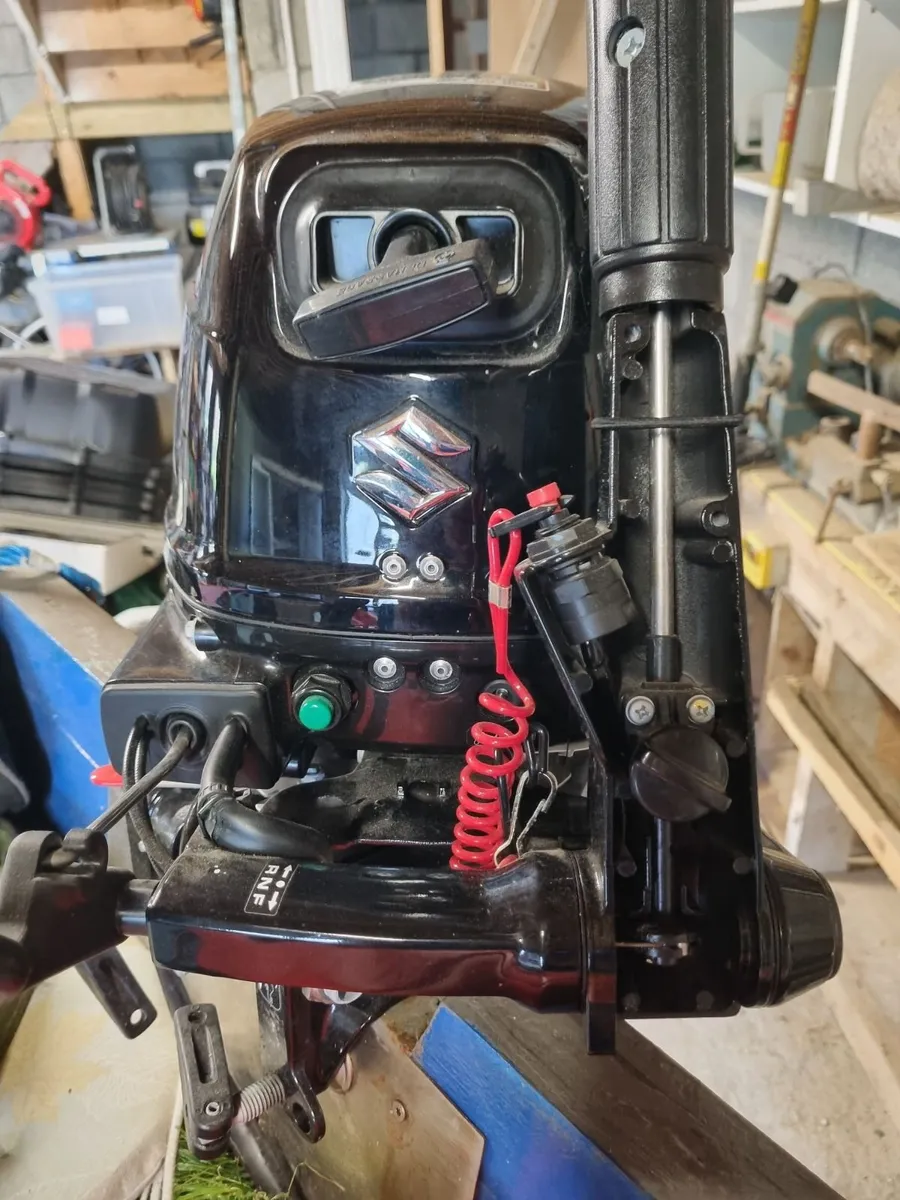 Suzuki 15hp outboard engine - Image 3