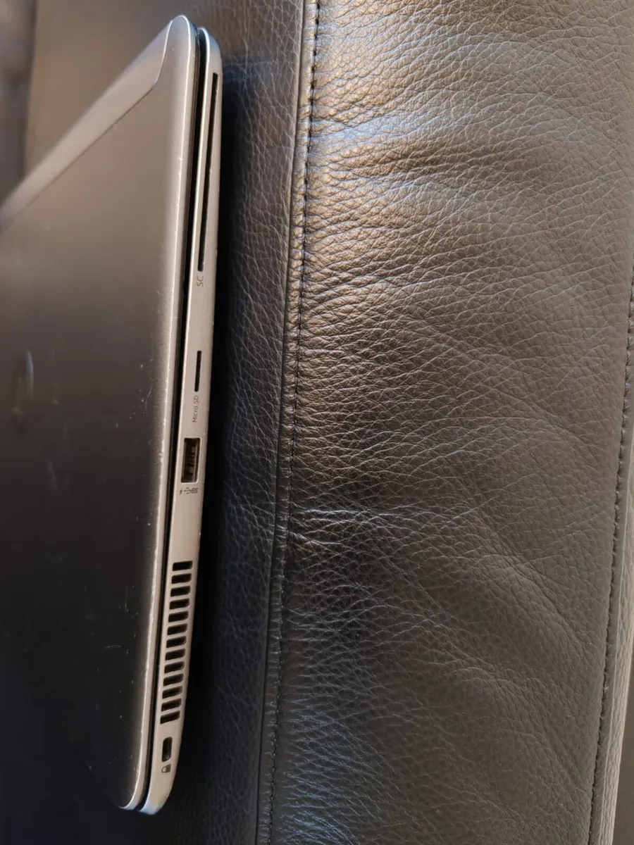Laptop - Image 3