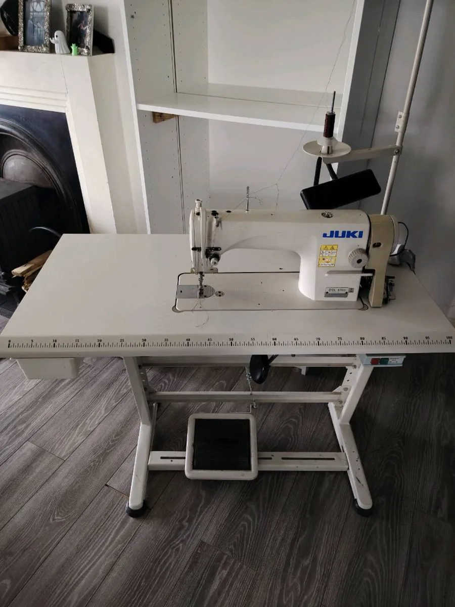 Industrial sewing machine Juki - Image 1