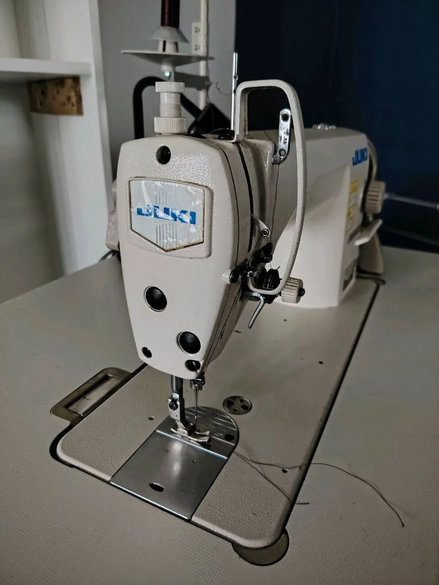 Industrial sewing machine Juki - Image 3