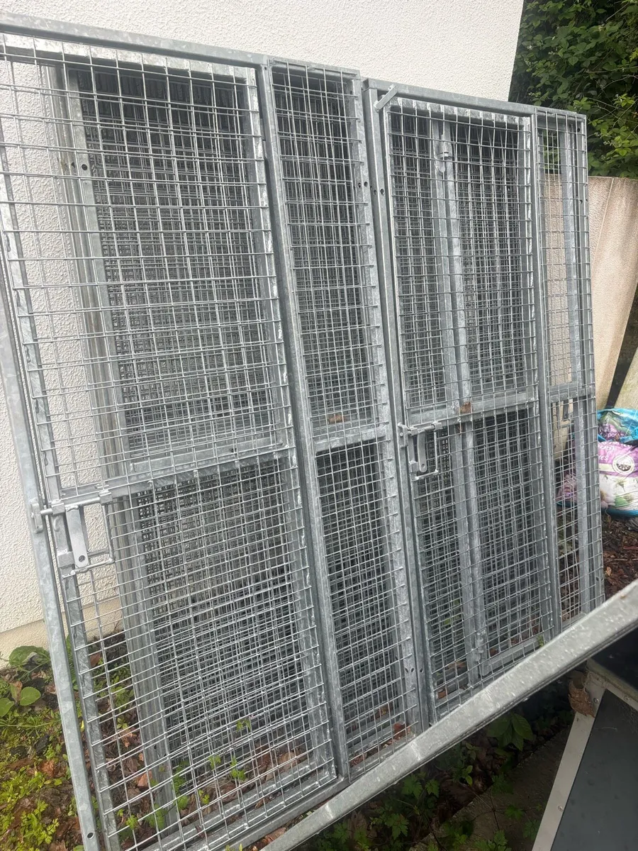 Dog run - Image 1