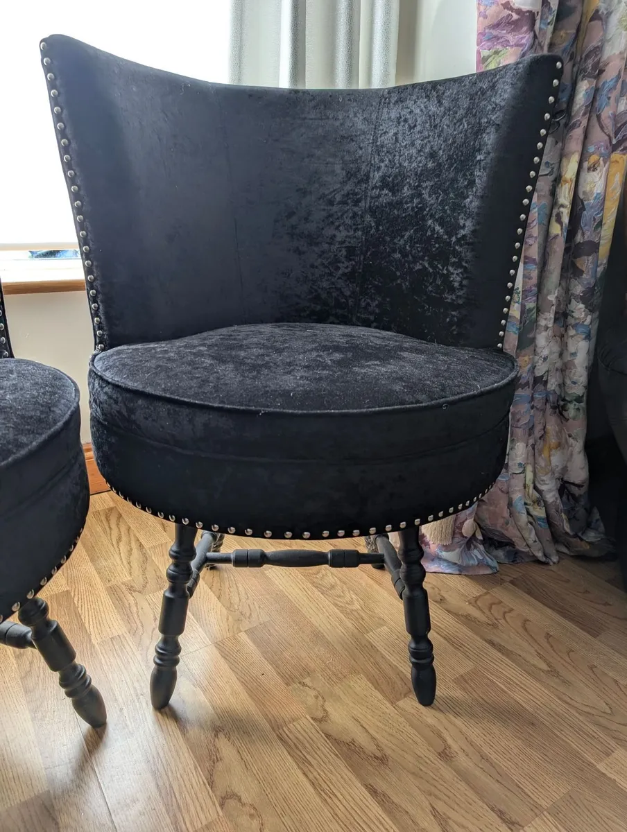 2 Elegant sitting room chairs - Image 4