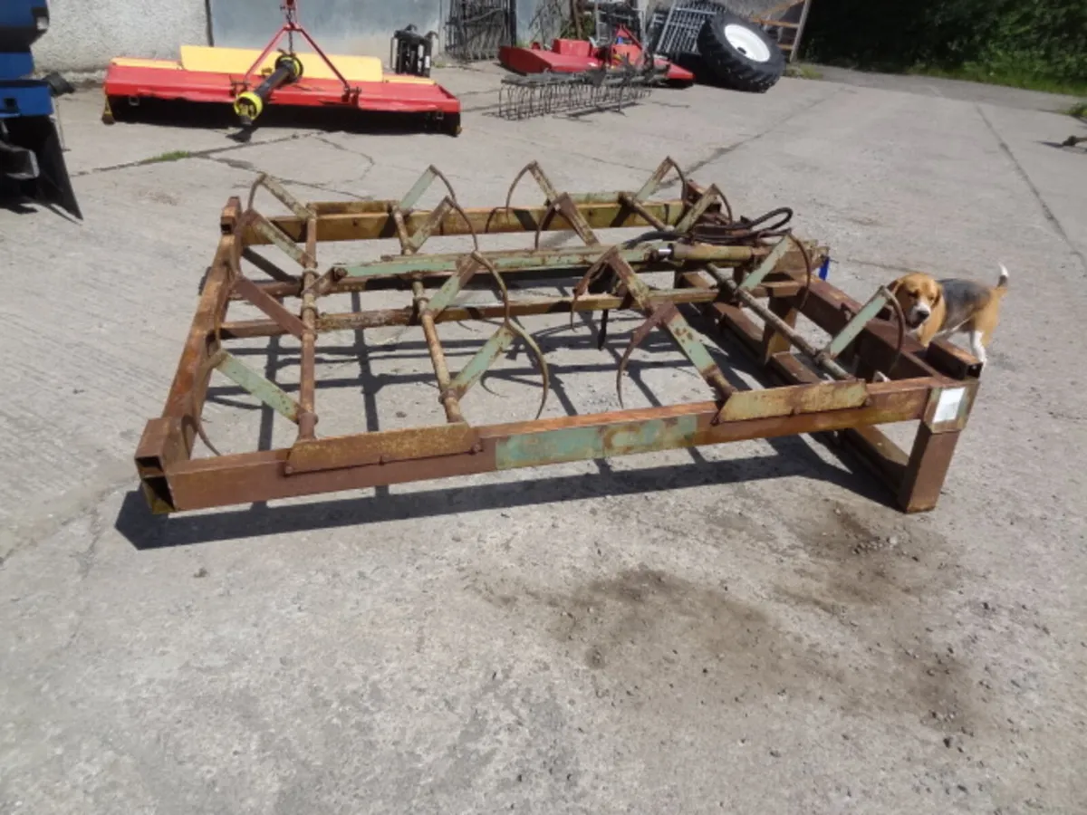 Cook Flat 8 Bale Grab with guide Rail - Image 4